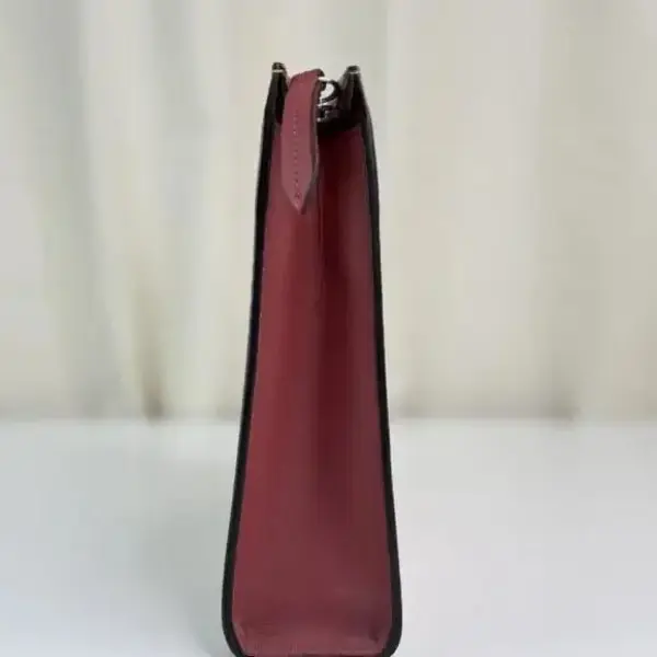 Gucci Leather handbag